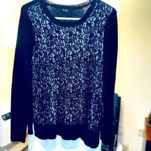 Womens Medium Simply Vera Wang “dressy” top